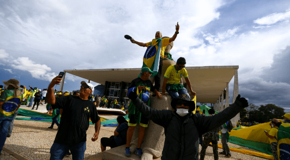 Nota em defesa da Democracia